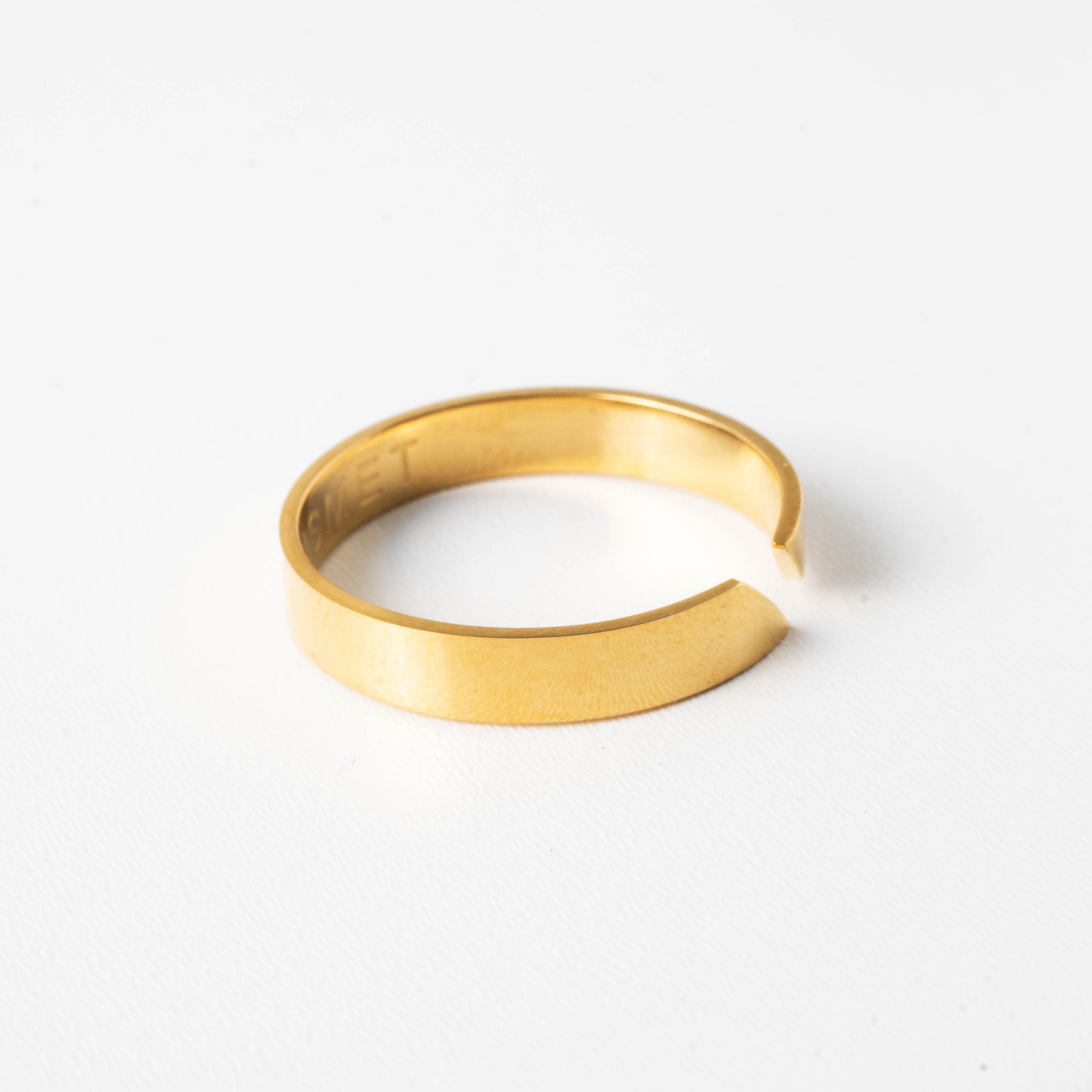 Gold Minimal Ring