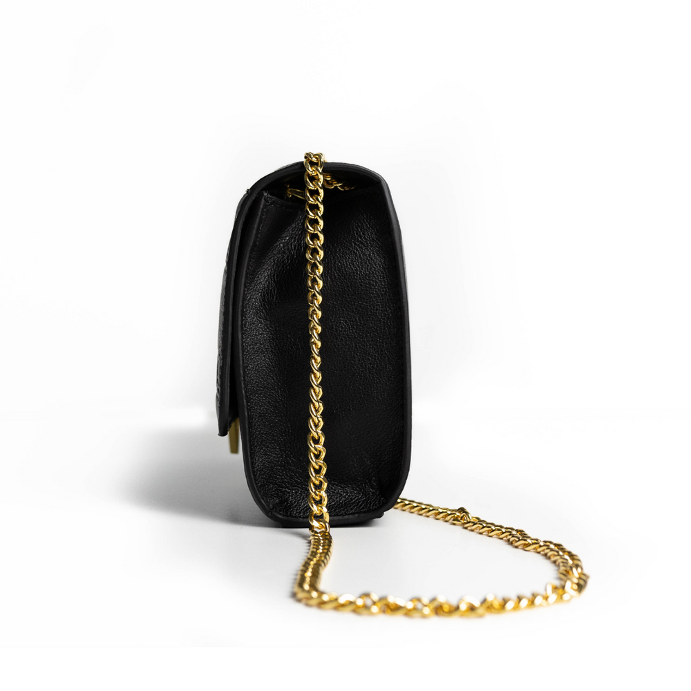 Gucci black sales bag gold chain
